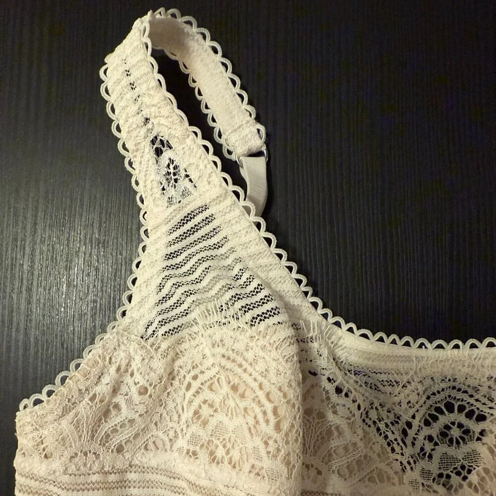 NWT Victoria's Secret Women's White and Tan Bralette Size: 32D - Picture 2 of 11